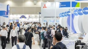 登壇スピーカーの講演シーン